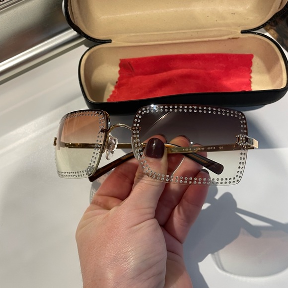 RARE ✨𝑪𝑯𝑨𝑵𝑬𝑳 VINTAGE SUNGLASSES ALL SWAROVSKI CRYSTALS - Picture 13 of 13